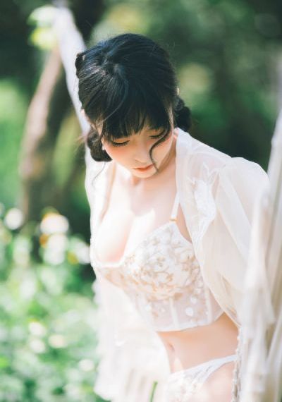 变成黑皮辣妹后和好朋友做了_HD高清视频观看